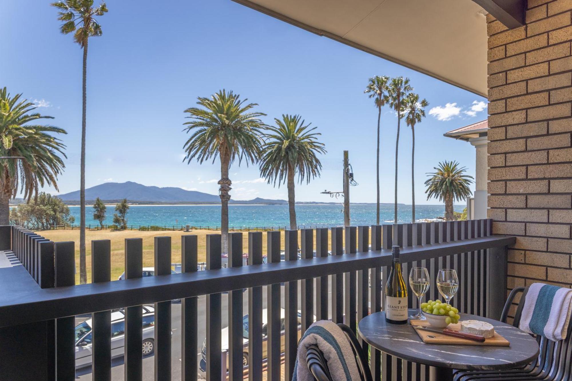 Bermagui Beach Hotel Room photo